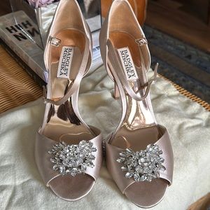 Bandera Ankle Strap evening shoe in size 7.5 color nude.